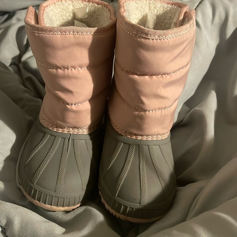 Girls snow boots